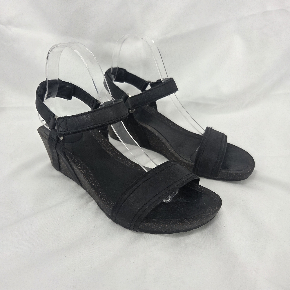 Elegant Black Wedge Sandals